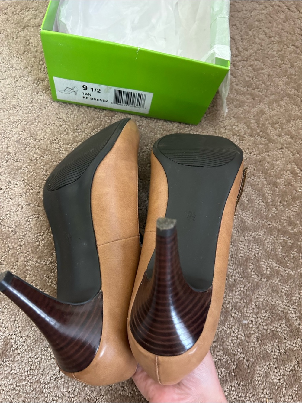 Kelly & Katie Closed Toe Tan Size 9.5 heels - Picture 3 of 4